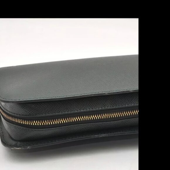 AUTHENTIC LOUIS VUITTON TAIGA BAIKAL GREEN LEATHER CLUTCH BAG - Picture 5 of 12